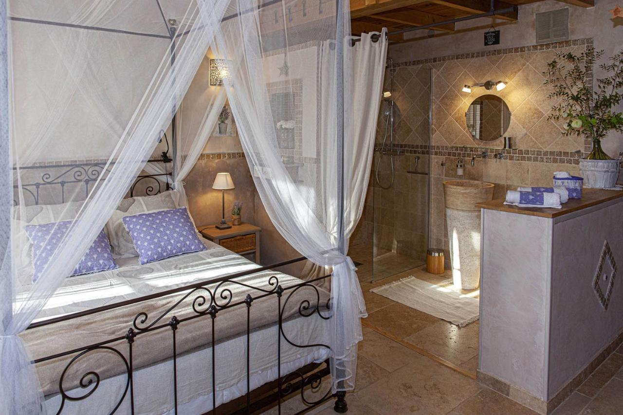 Mas Des Rabasses Bed and Breakfast Le Pontet  Exteriör bild