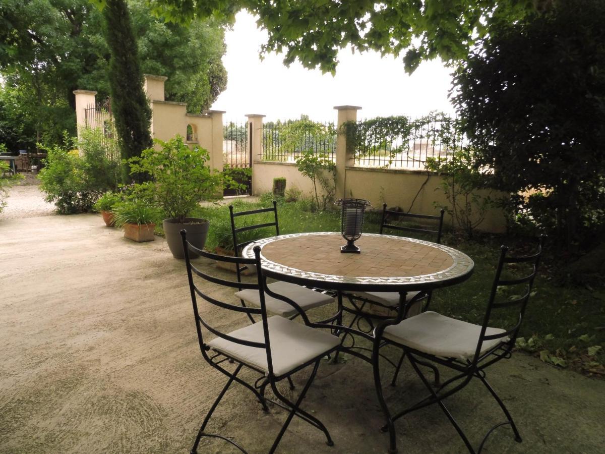 Mas Des Rabasses Bed and Breakfast Le Pontet  Exteriör bild